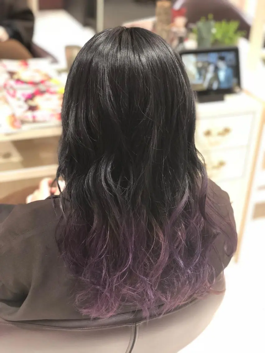 セミロング カラー グラデーションカラー バイオレットカラー ヘアカラー 難しい髪質の縮毛矯正 高岡/射水/髪質改善のヘアスタイル
