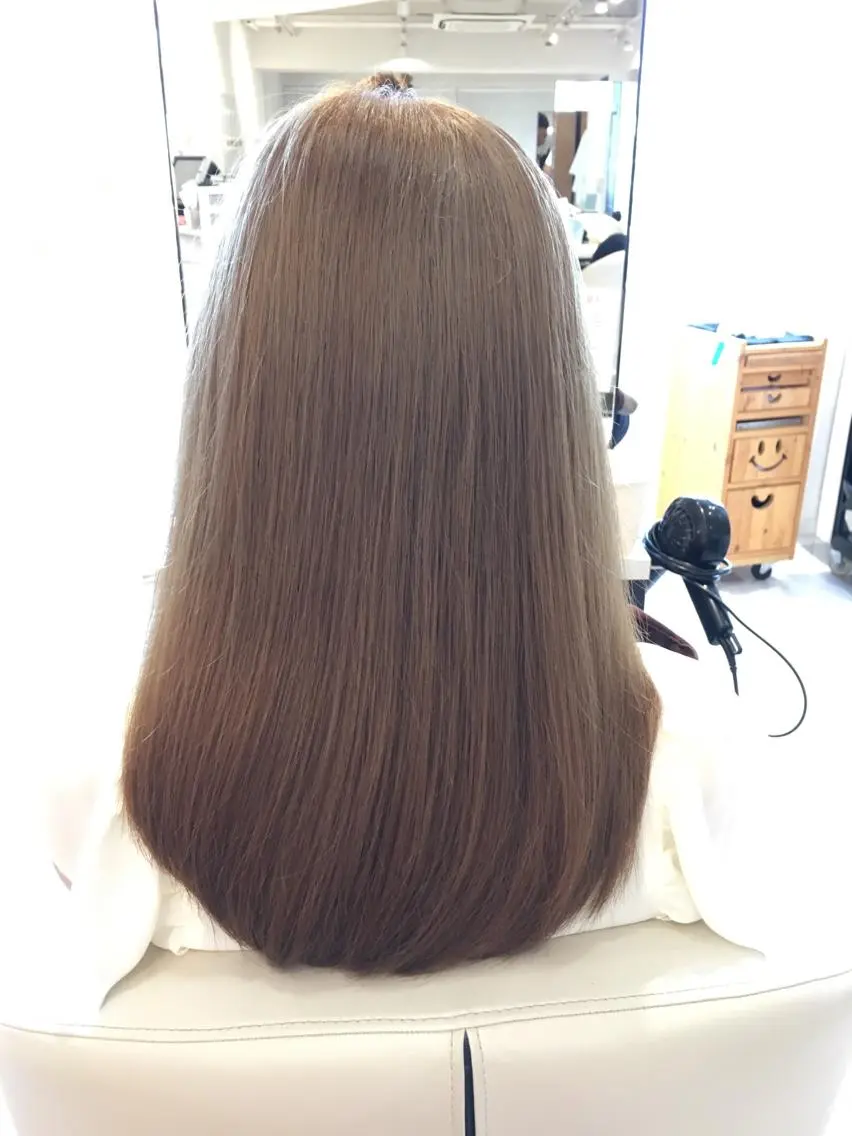 セミロング カラー 金子 富士のヘアスタイル