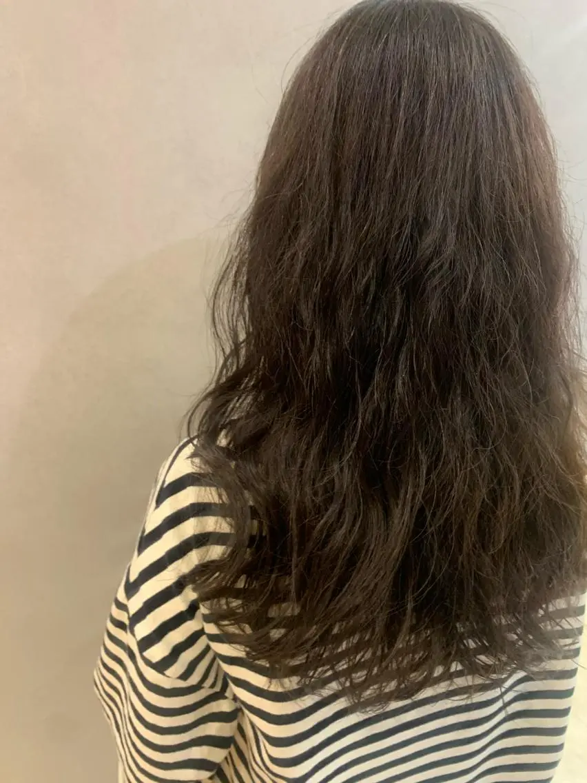 ロング 土佐 優奈のヘアスタイル