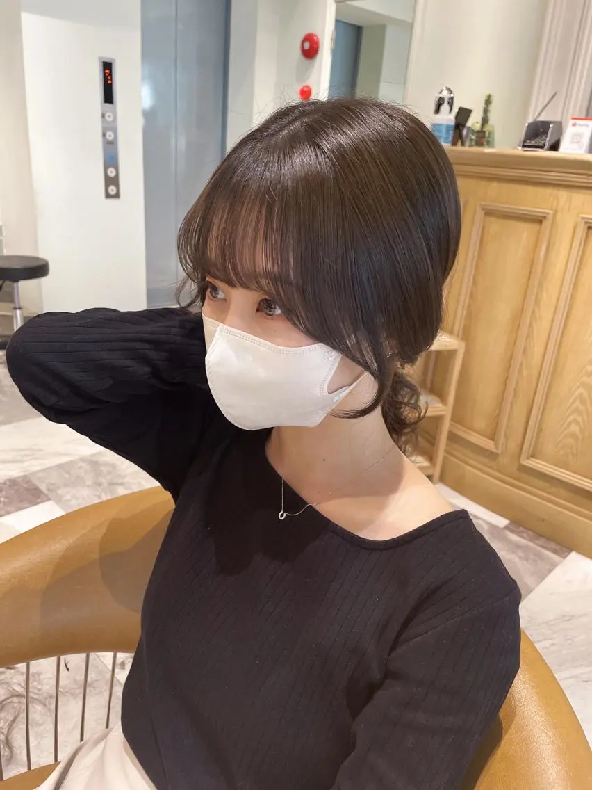 ミディアム カラー ベージュカラー 黒髪 ブリーチ ブルーカラー ブルーブラック カット ヘアカラー トリートメント 木屋元一/透明感 /前髪/レイヤーのヘアスタイル