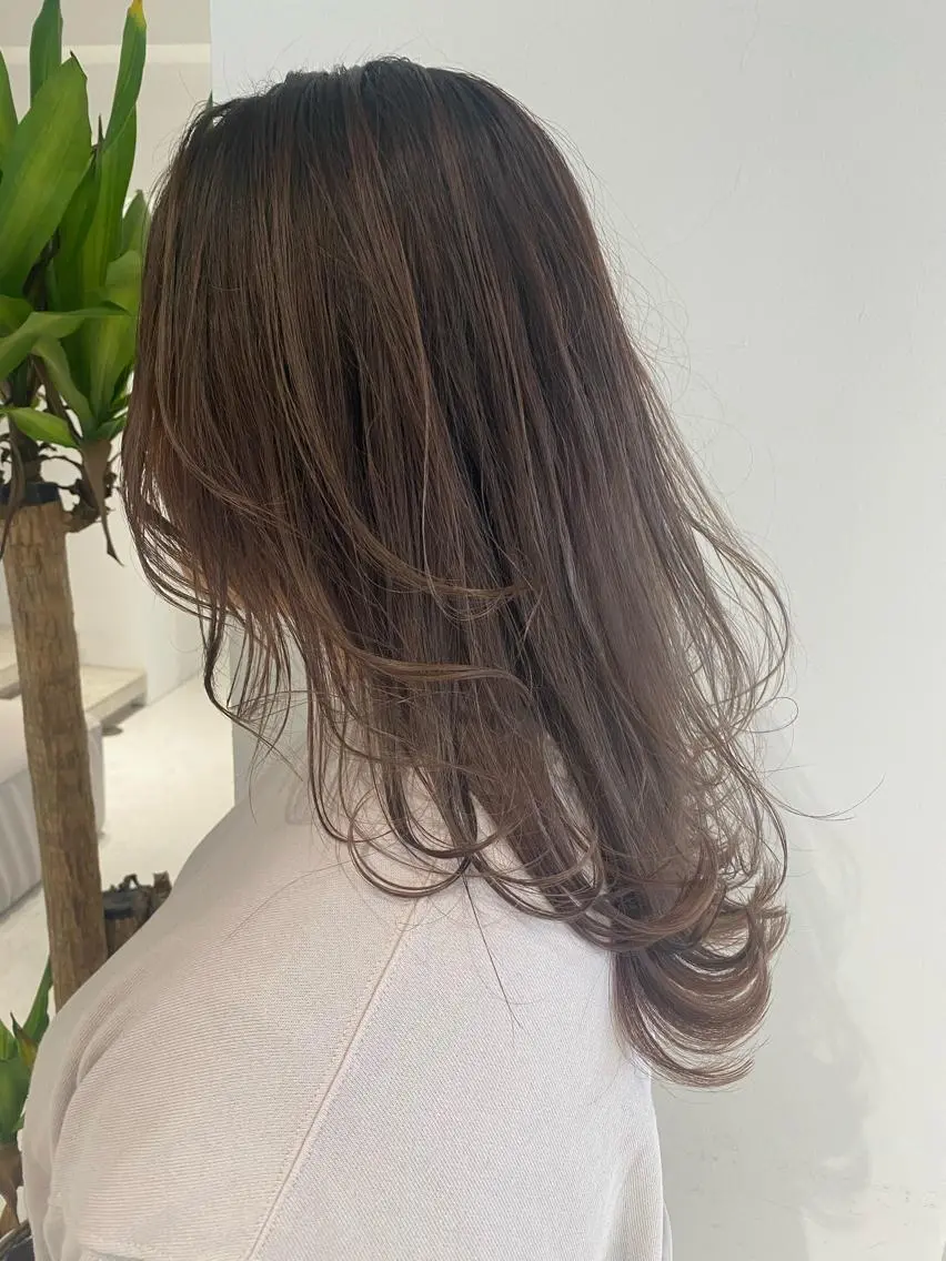 セミロング カラー nishido ハイライト/パーマのヘアスタイル