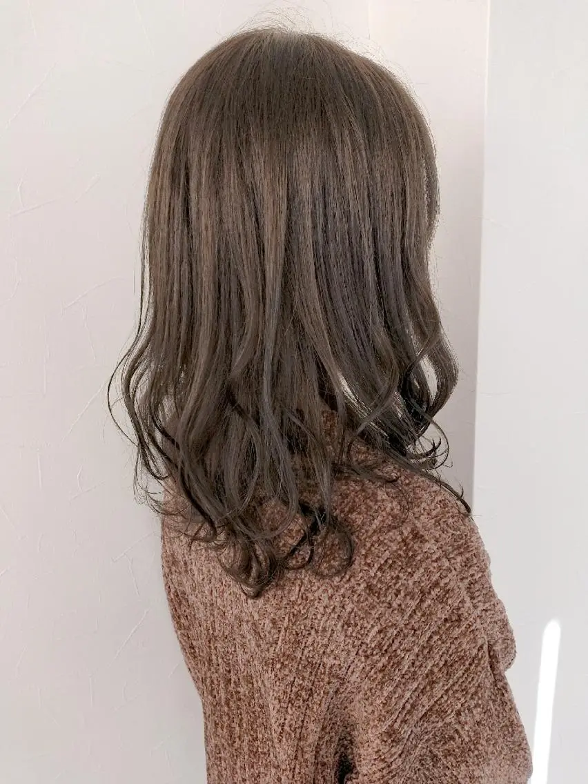 ミディアム カラー アッシュ バレイヤージュ ベージュカラー ブリーチ ブラウンカラー ヘアカラー ブリーチの神 KYONのその他イメージ