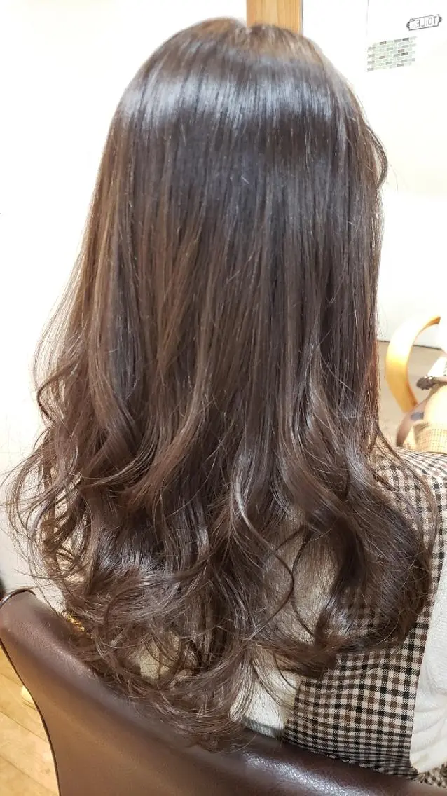 ロング カラー 長岡 健一のヘアスタイル