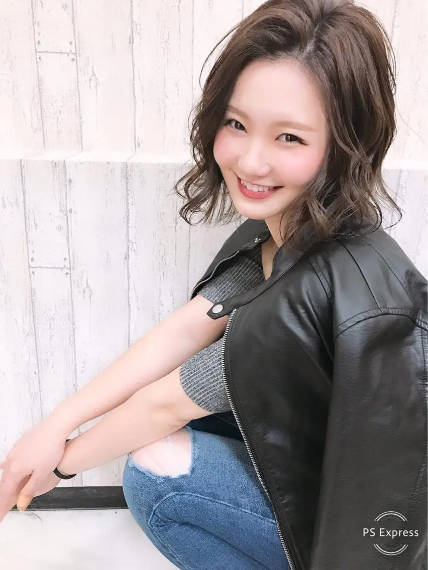 ミディアム LANI OOSAKAのヘアスタイル