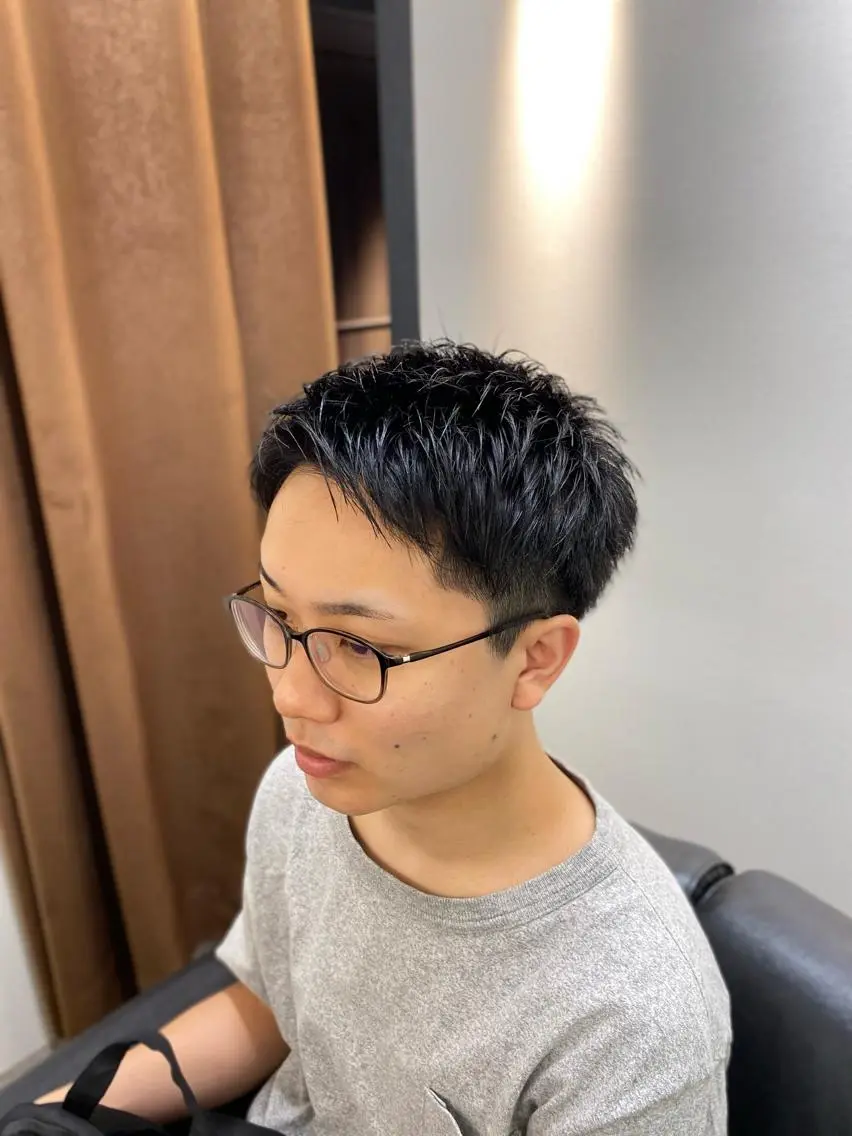 ショート KUTSUKAKE YUTOのヘアスタイル