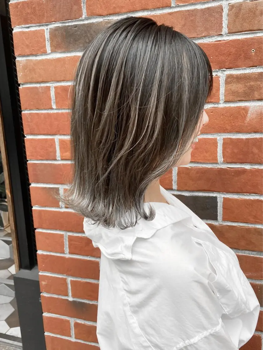 セミロング カラー ヘアアレンジ バレイヤージュ レイヤーカット 酸性縮毛矯正のプロ 杉山玲介のヘアスタイル