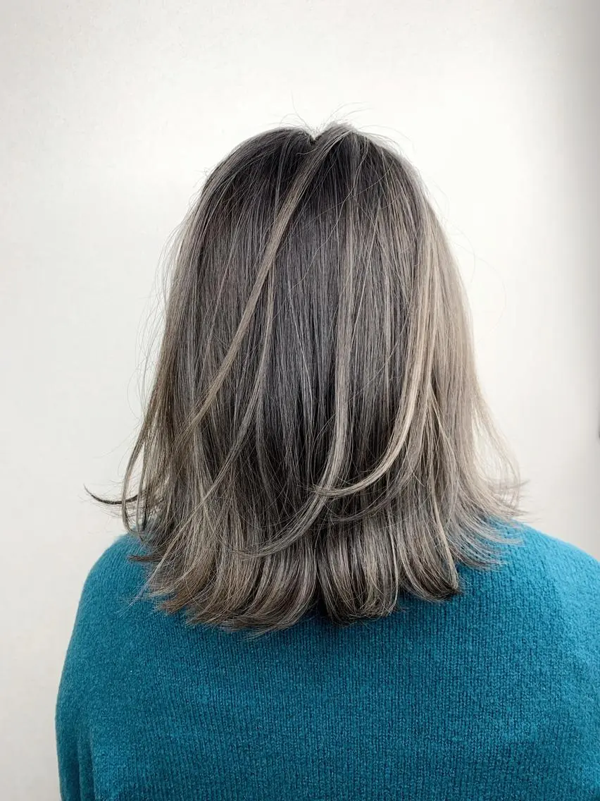 ミディアム カラー バレイヤージュ レイヤーカット ハイトーンブリーチ 土坂 由志【京都】のヘアスタイル