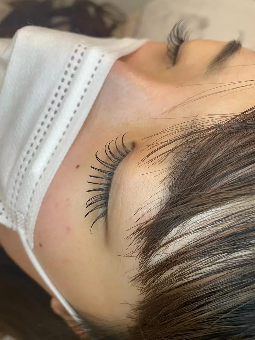 マツエク・マツパ 束感まつ毛 Cカール キュート Dカール EYEMAJIC Pure★高見の眉毛・アイブロウイメージ