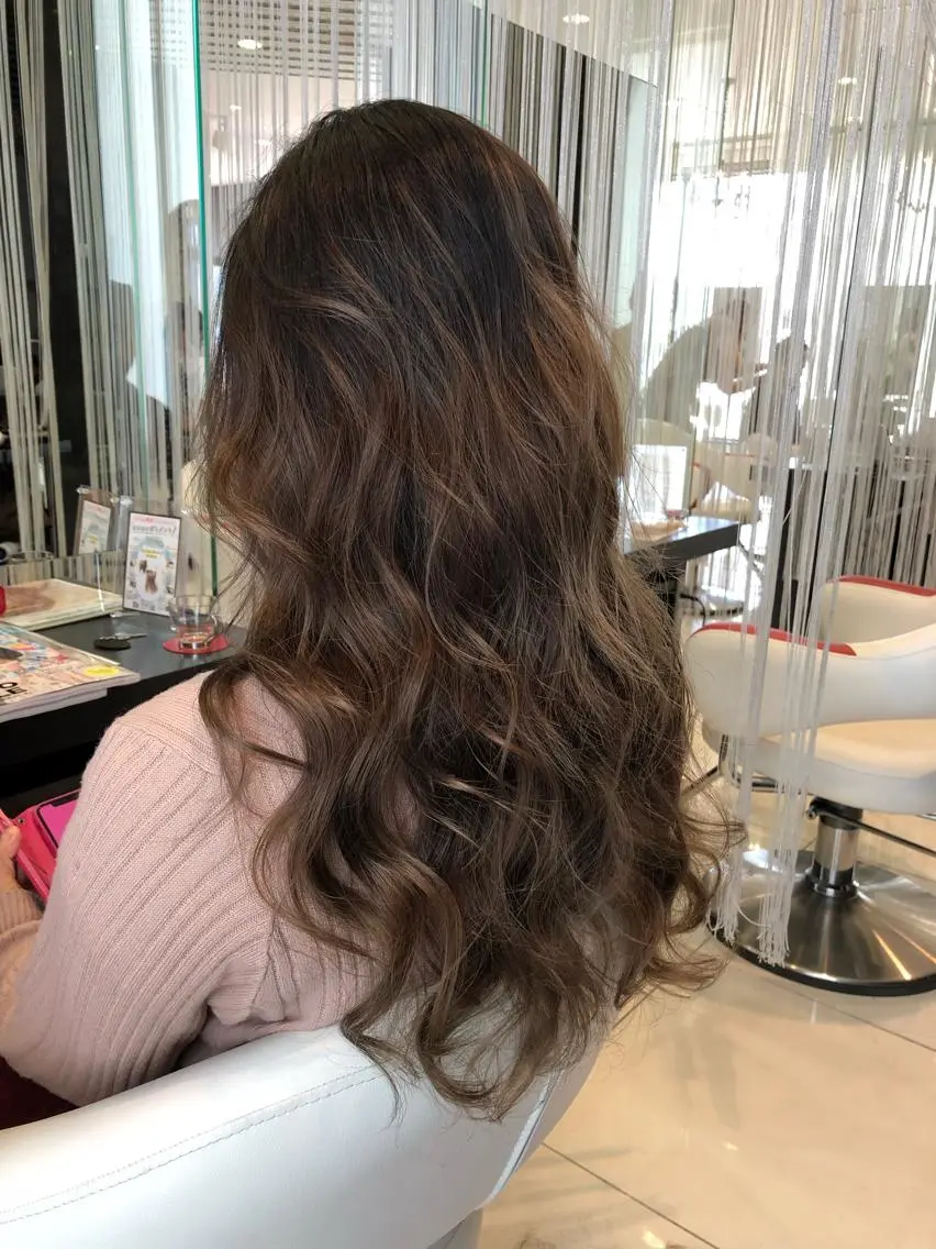 セミロング カラー カット ヘアカラー トリートメント 大塚 貴之のヘアスタイル