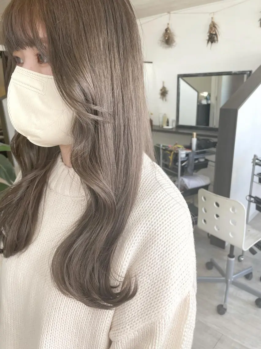 ロング カラー ブリーチ グレージュ オリーブグレージュ オリーブグレー カット ヘアカラー トリートメント 🫧富田 苑実🫧のヘアスタイル