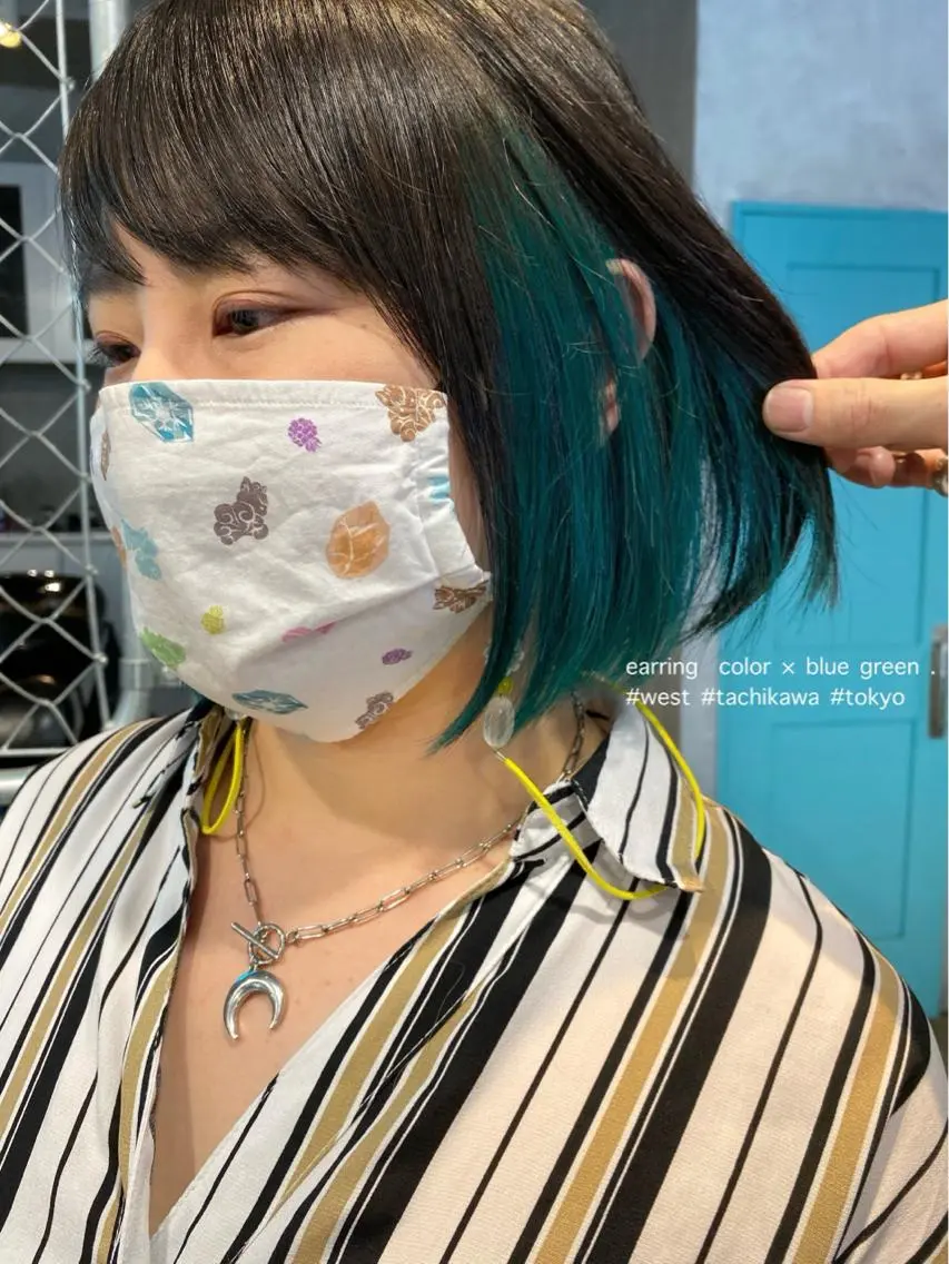 ショート カラー ワンレンボブ ブルーカラー イヤリングカラー インナーカラー ボブ 竹嶌 健吾のヘアスタイル