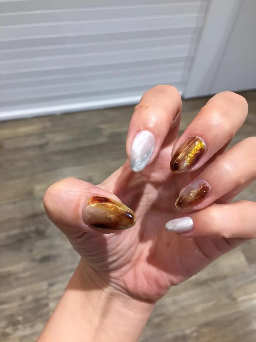 ネイル ニュアンスネイル crystal ⭐︎ colorのネイルデザイン