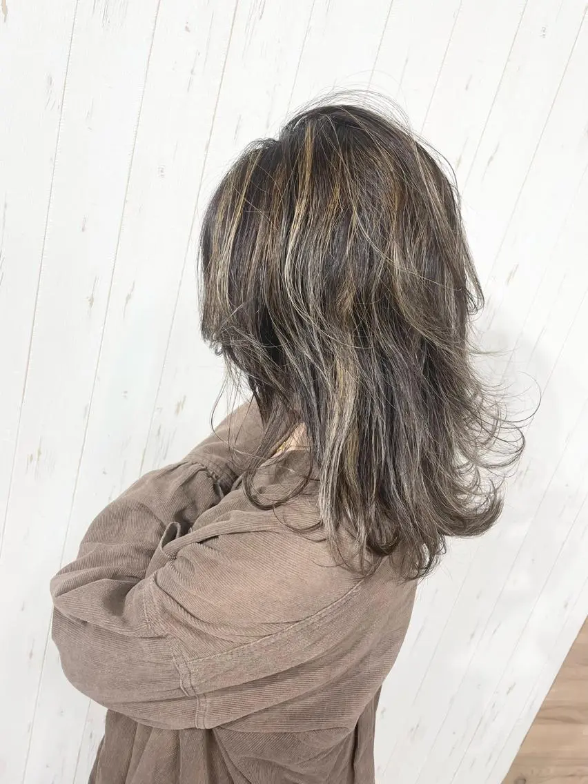 セミロング カラー バレイヤージュ デザインカラー ハイライトカラー 外国人風カラー ハイライト カット ヘアカラー AN'TIA小作代表 ⭐︎kazuma⭐︎のヘアスタイル