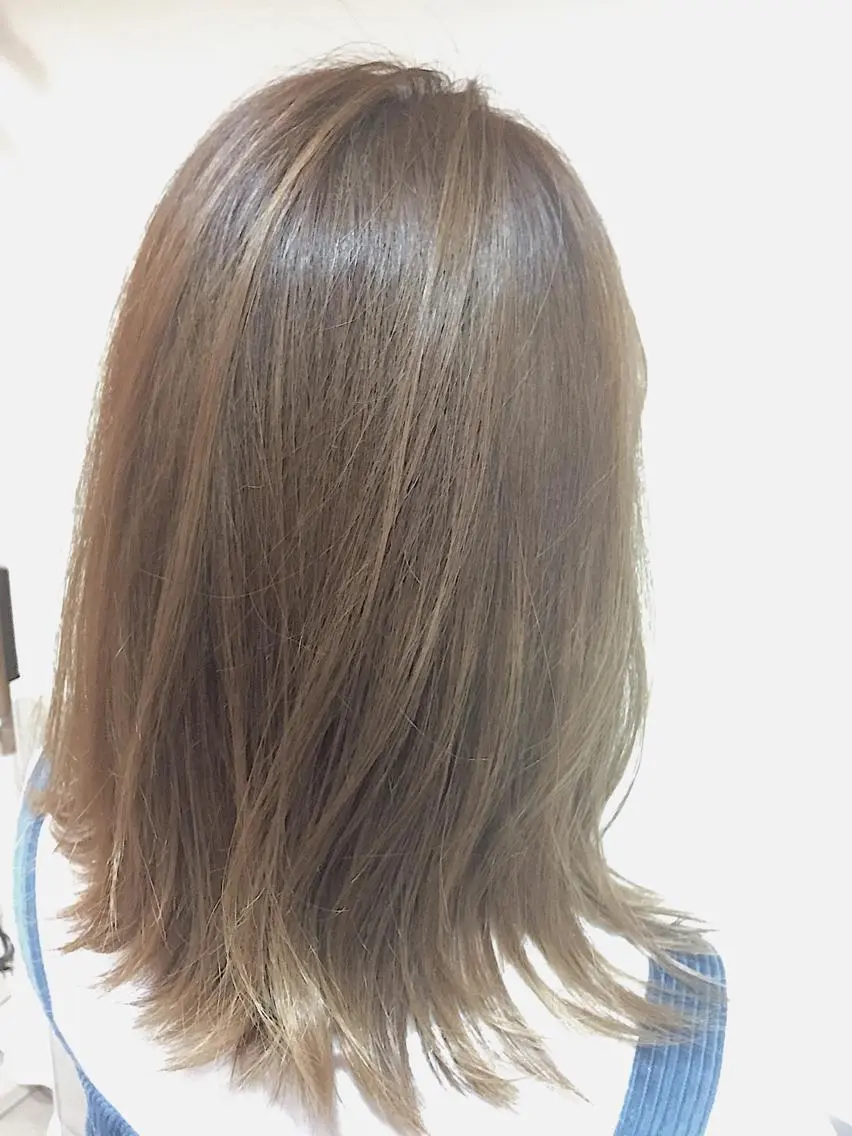 ミディアム カラー アッシュ ミント 外ハネヘア 可愛いを作る神 ナオヒロのヘアスタイル