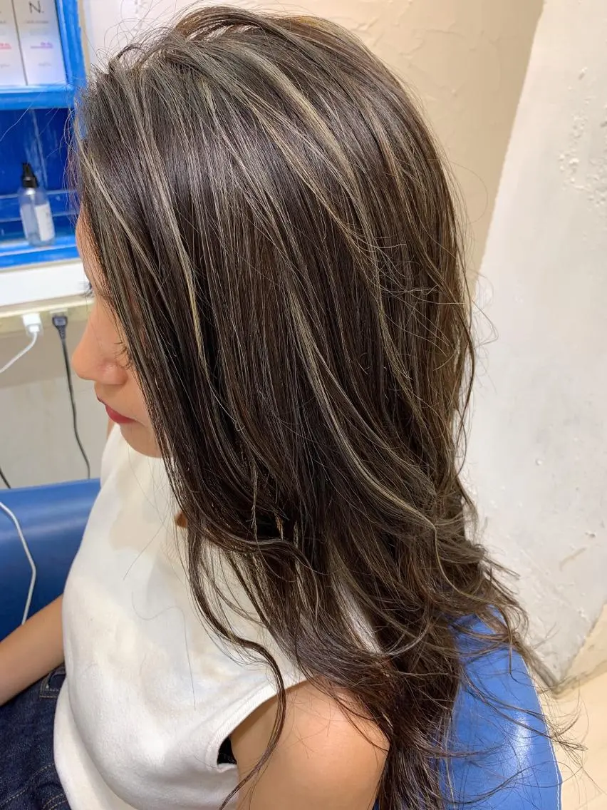 セミロング カラー 中目黒✂︎店長✂︎ TOMOHIROのヘアスタイル