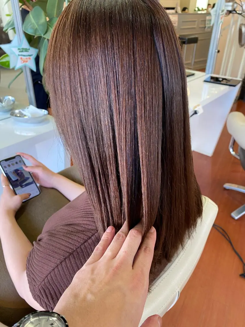 セミロング カット 縮毛矯正 ヨシダ トオルのヘアスタイル