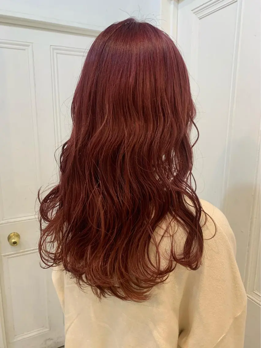 ロング カラー wakana/ 柔らかベージュカラーのヘアスタイル
