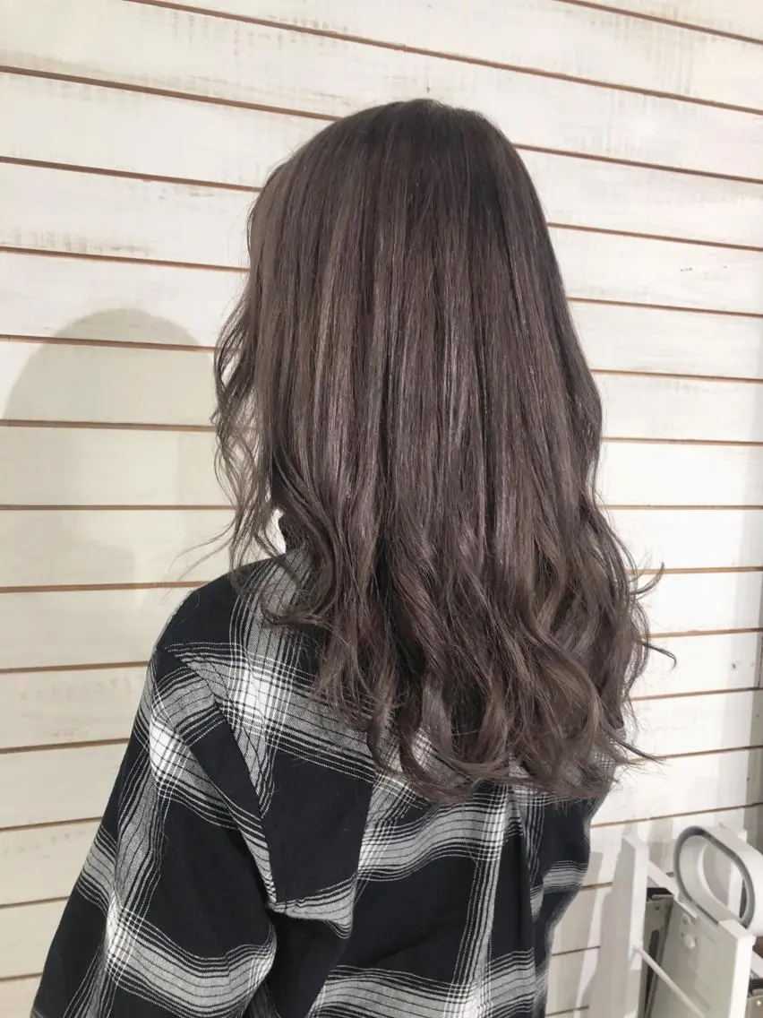 セミロング カラー グレージュ ラベンダーカラー ラベンダーグレージュ ラベンダーグレー ヘアカラー 🦋美髪/エクステ 🦋アベイクミのヘアスタイル