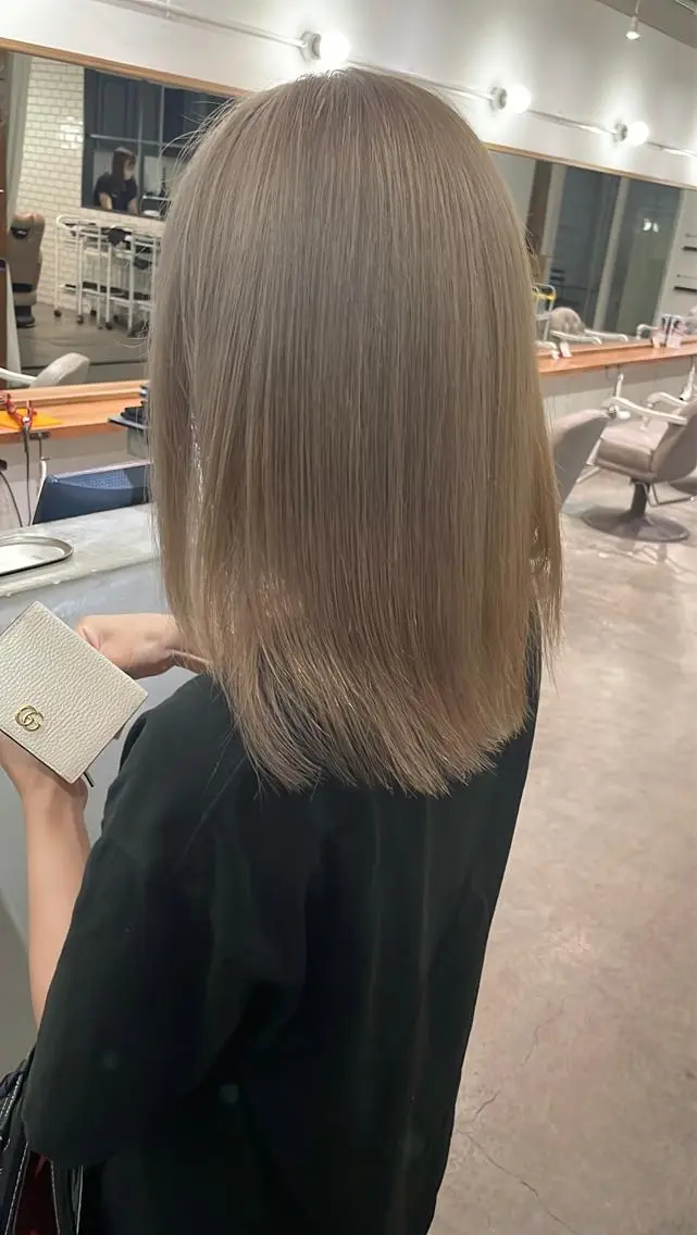 セミロング カラー ヘアアレンジ ベージュカラー ブロンド ブロンドベージュ 透明感カラー グレージュ パーマモデル募集中 ✨Ukyoのヘアスタイル