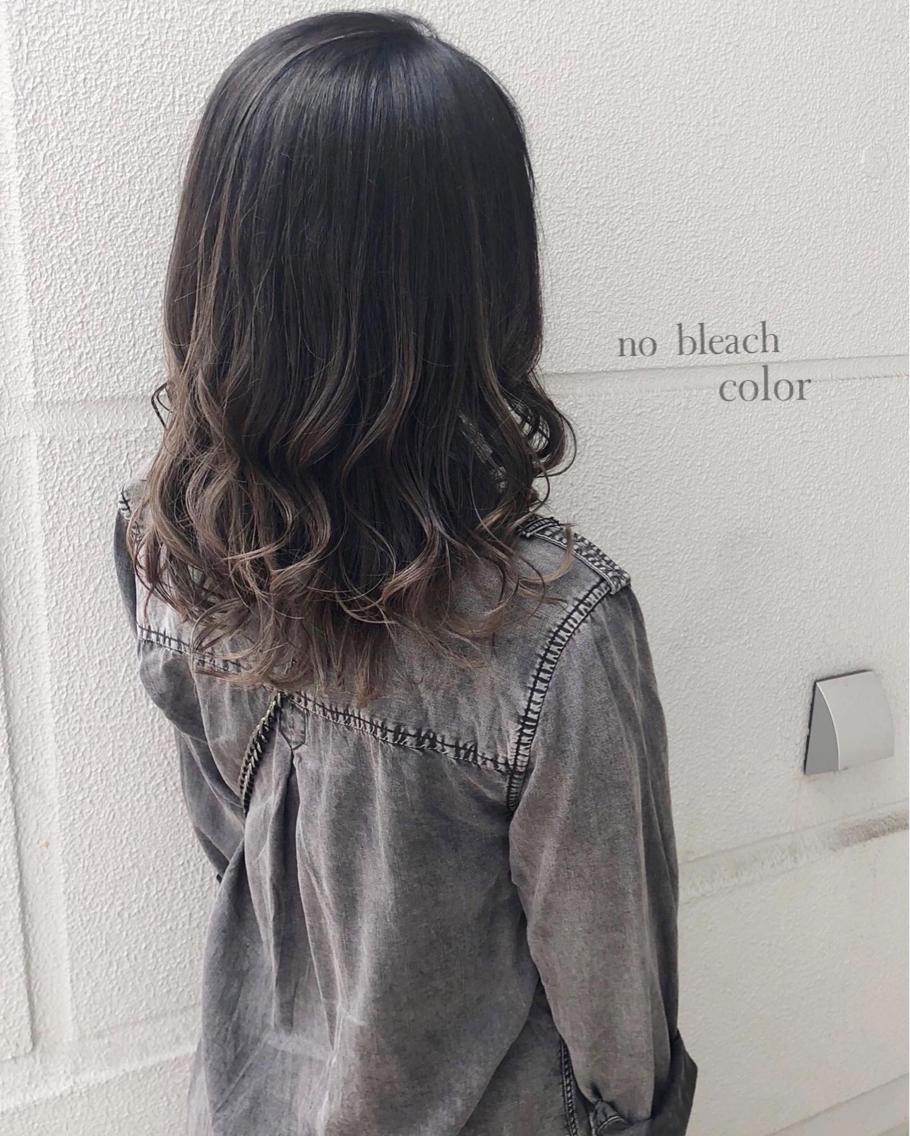 セミロング カット ヘアカラー 岸川 恭子のヘアスタイル