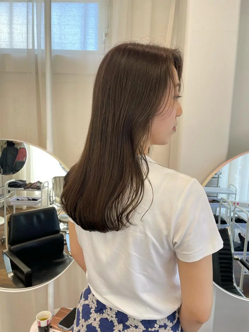 ロング カラー ベージュカラー オリーブベージュ レイヤーカット🎀 kanaのヘアスタイル