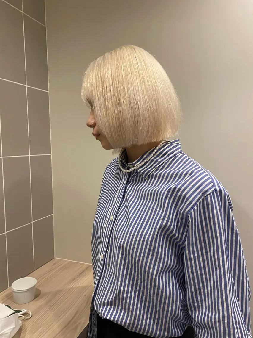 ショート カラー ブロンド ホワイトブロンド メンズ清潔感のプロ 💈メンズパーマ藤田のヘアスタイル
