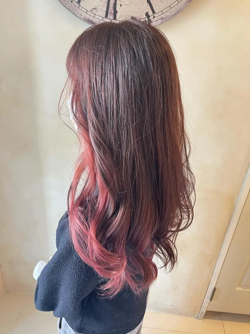 ロング カラー 岩谷/ブリーチ 🪽透明感カラーのヘアスタイル