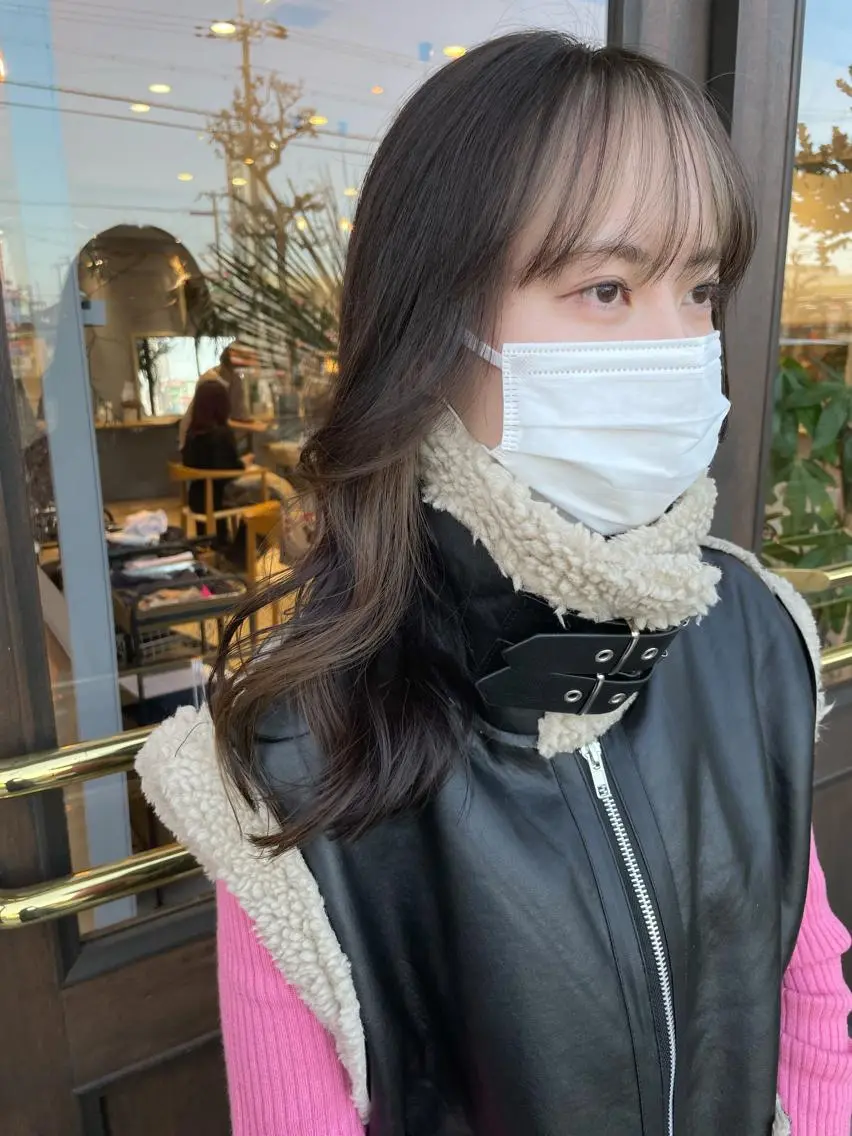 カラー インナーカラー 比嘉 千咲のヘアスタイル