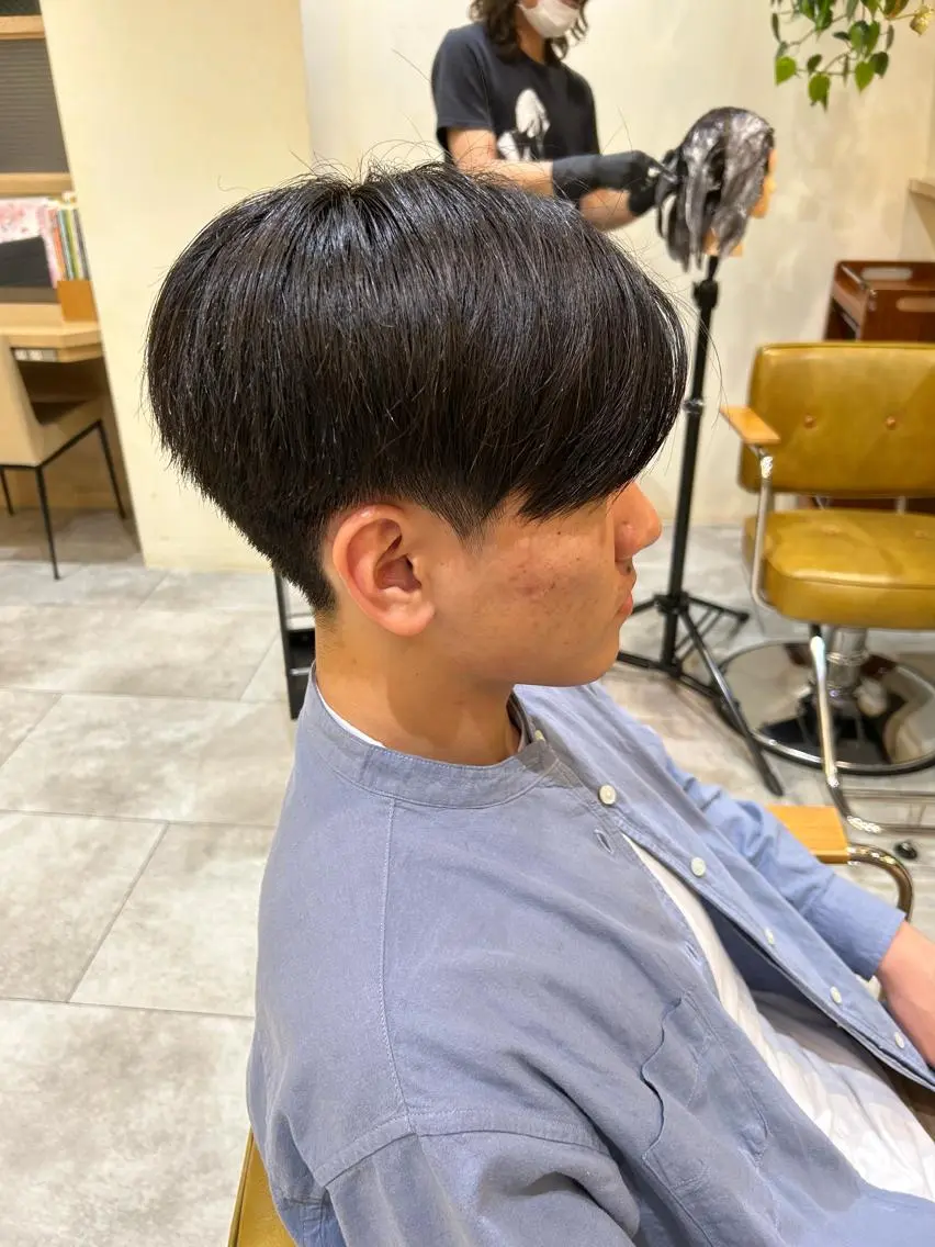 メンズ センターパート 艶透明感カラー/ ルーズパーマ/田中のヘアスタイル