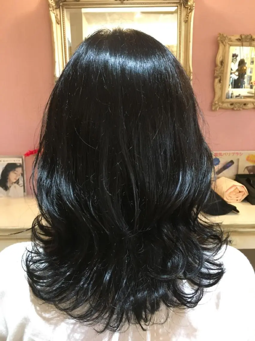 ミディアム カラー イルミナカラー plaatje 義見のヘアスタイル