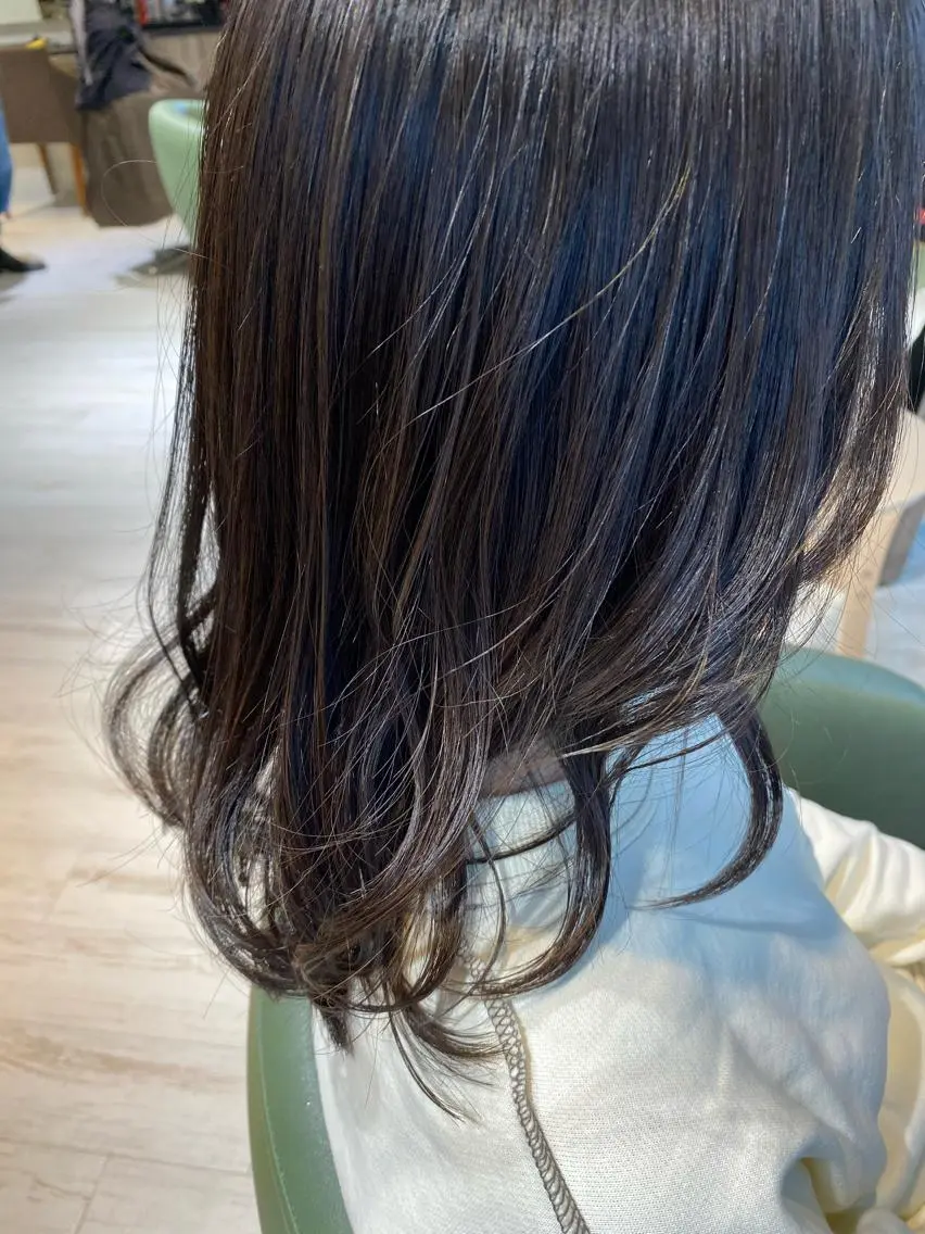 ミディアム 中尾 綺のヘアスタイル
