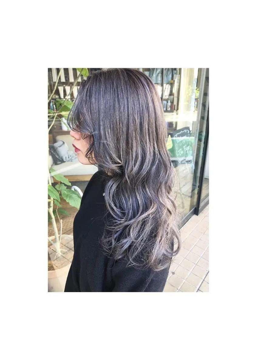 ロング カラー あらい なつみのヘアスタイル