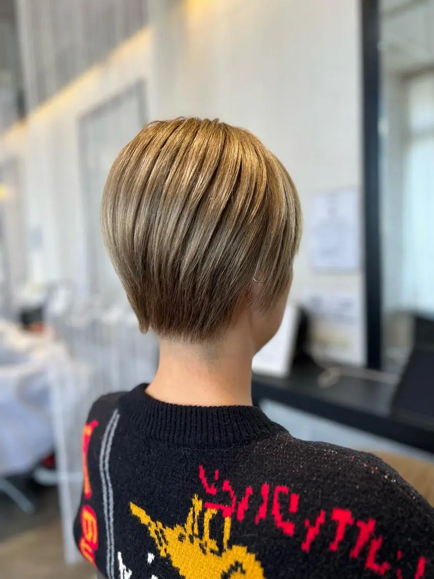 ショート 川村 綾のヘアスタイル