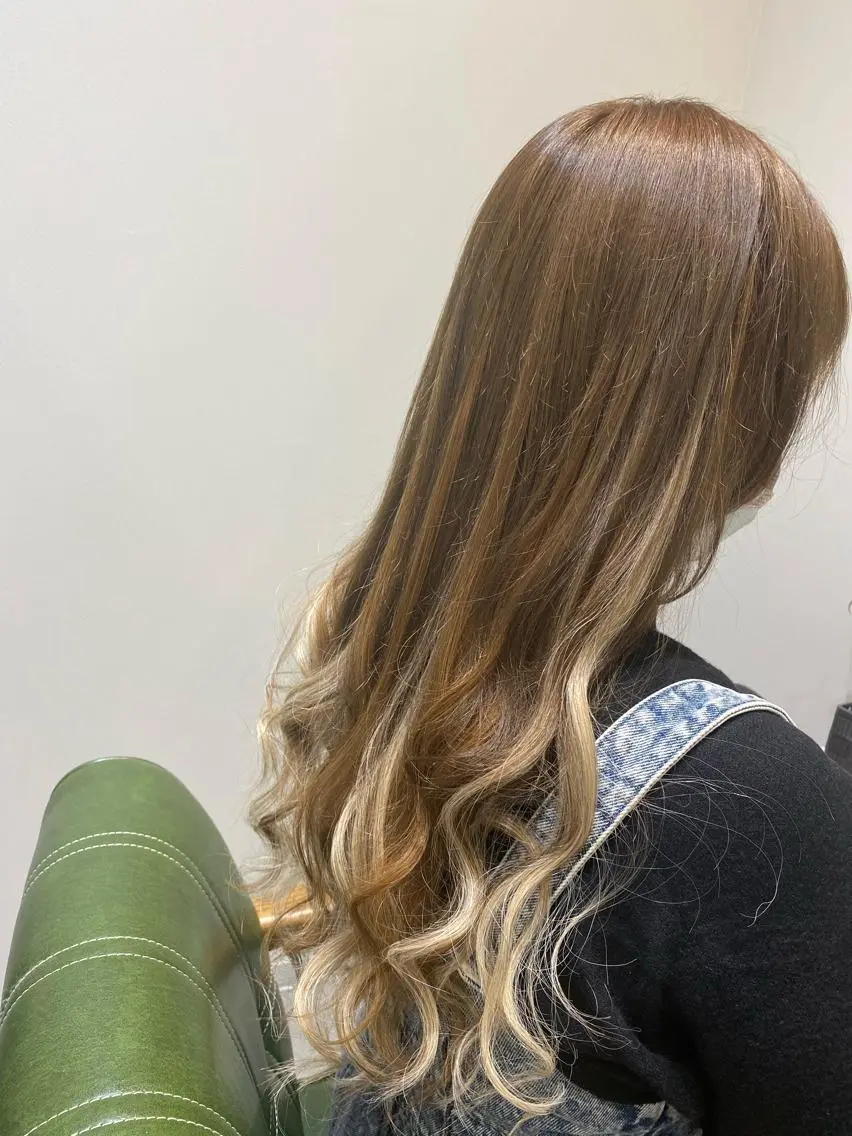 ロング エクステ 派手髪系🦄美容師 chikaのヘアスタイル