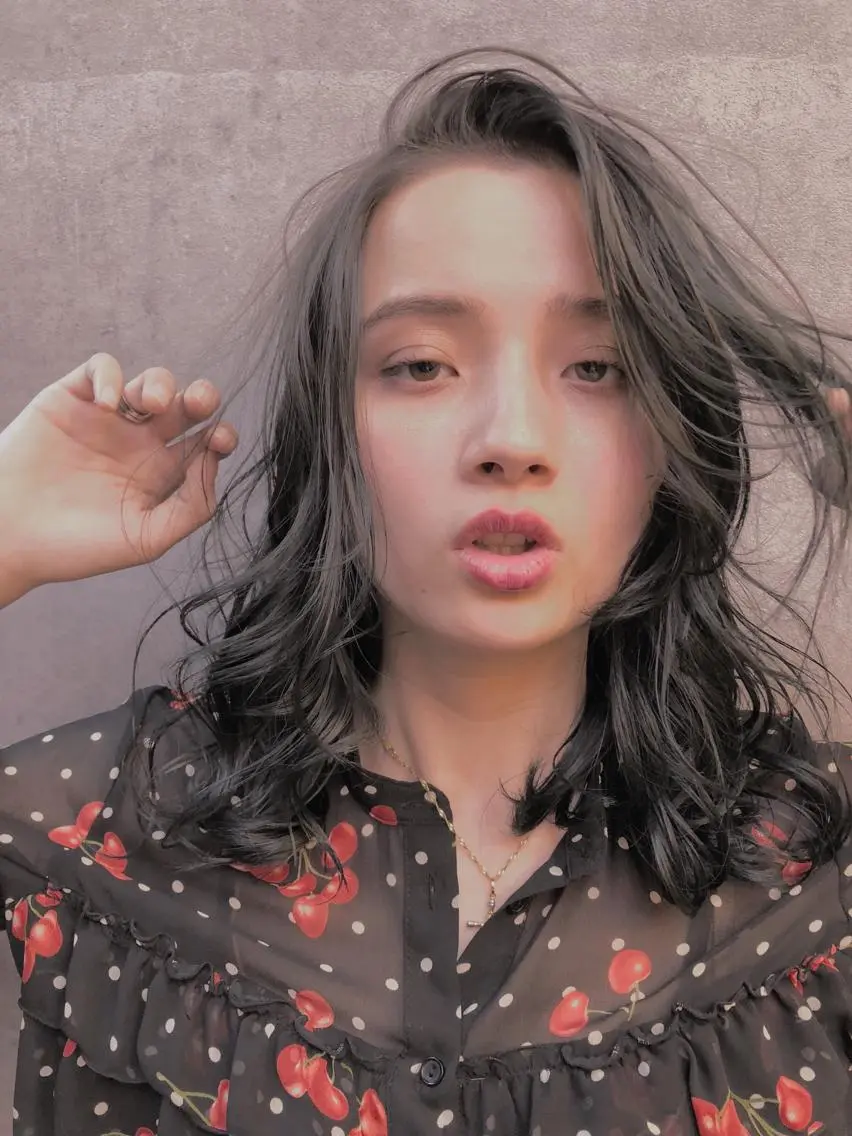 セミロング カラー カット ヘアカラー トリートメント 顔周りレイヤー/韓国 ブリーチminamiのヘアスタイル