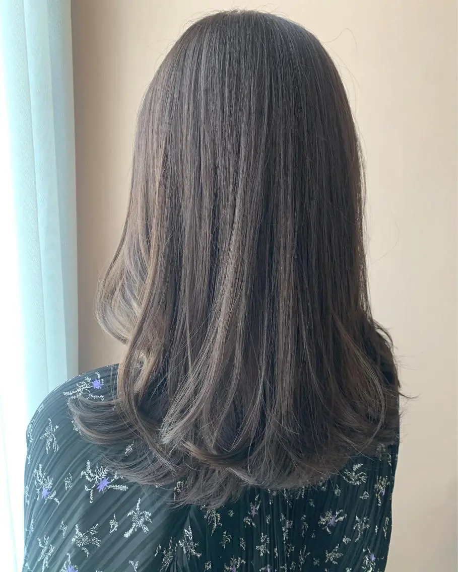 ロング カラー ブリーチ グレージュ ラベンダーカラー ラベンダーグレージュ ラベンダーグレー hubhair レイヤー/透明感のヘアスタイル