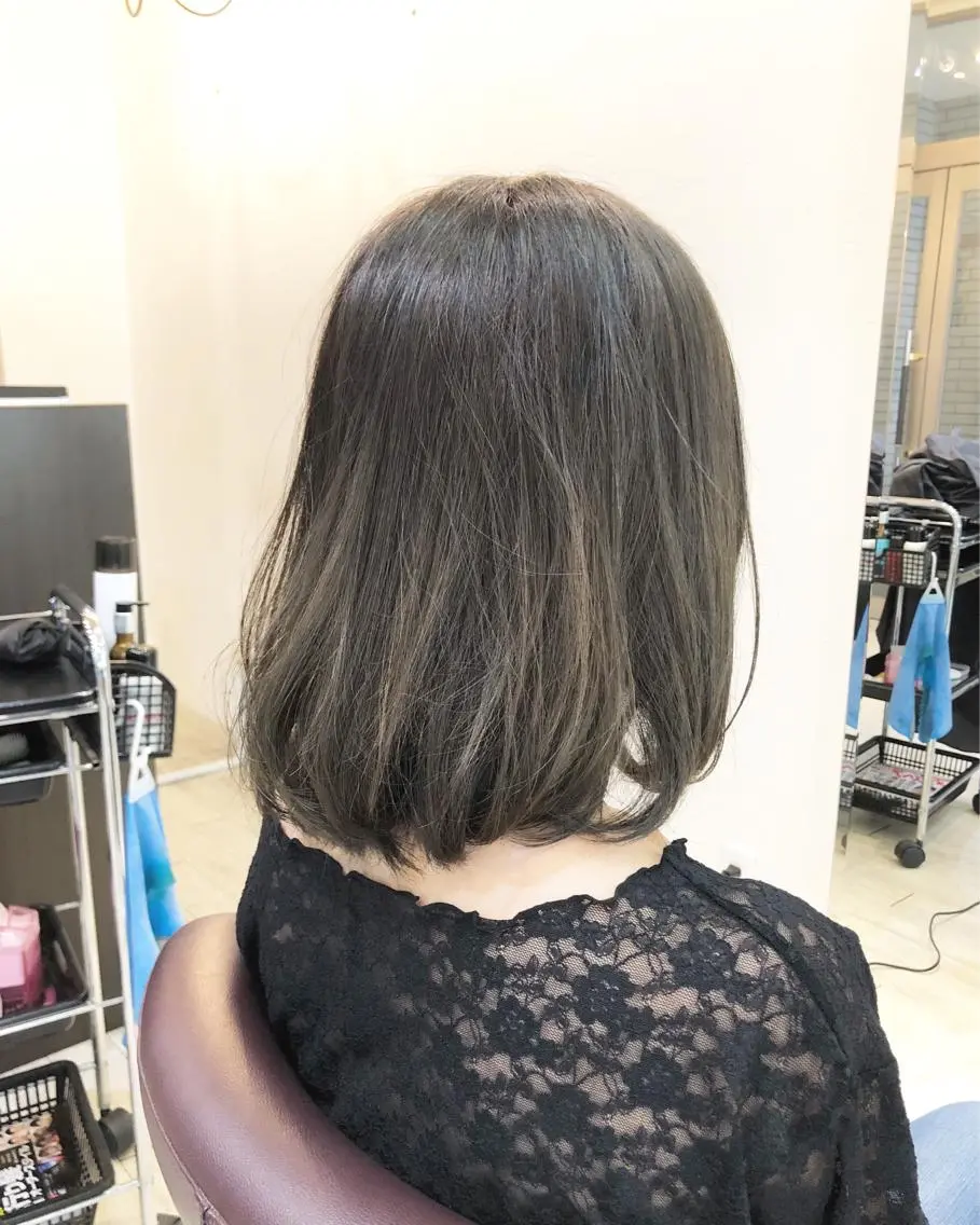 ショート カラー アディクシーカラー グラデーションカラー グレージュ ボブ 中村 よしひでのヘアスタイル