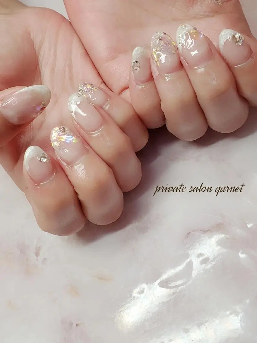 ネイル フレンチネイル キラキラネイル ワンホンネイル Garnet nailのネイルデザイン