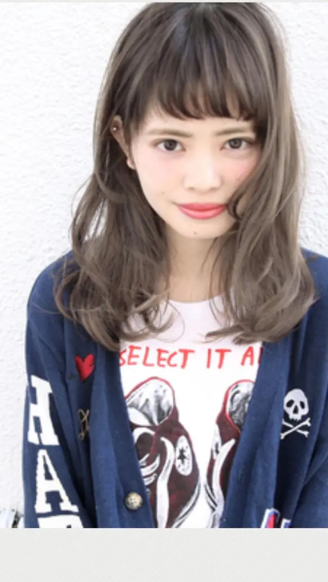 ミディアム 嶋崎 留美のヘアスタイル