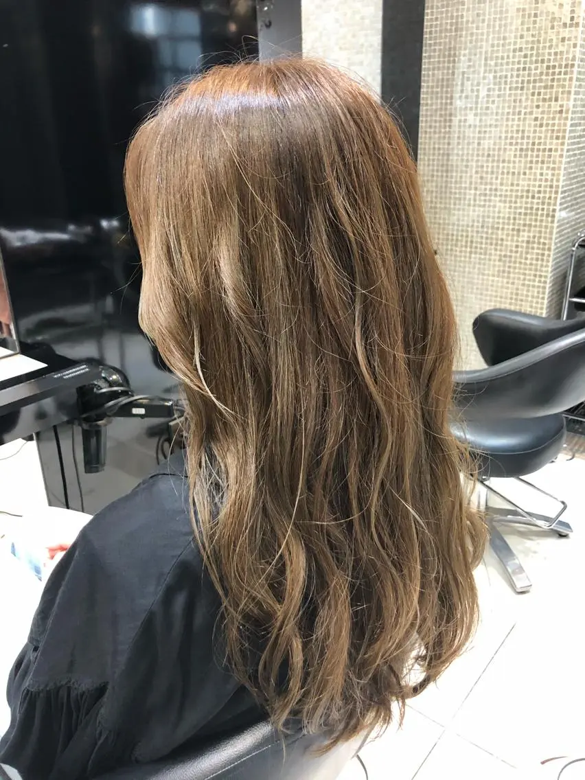 ロング カラー ヘアカラー あずまぐち めぐみのヘアスタイル