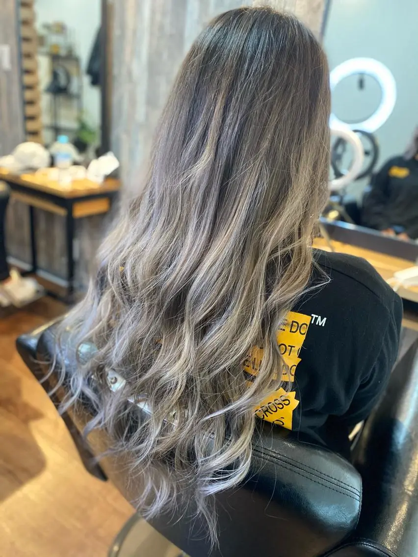 ロング カラー ヘアアレンジ ブリーチ カット ヘアカラー トリートメント Luzir⭐︎ GEN⭐︎のヘアスタイル