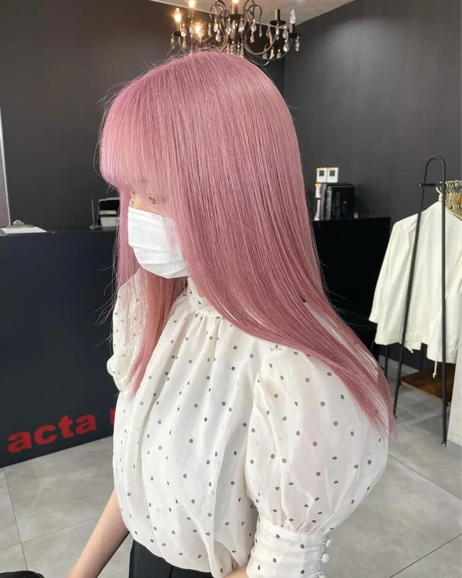 セミロング ヘアカラー 袴田 伊代のヘアスタイル