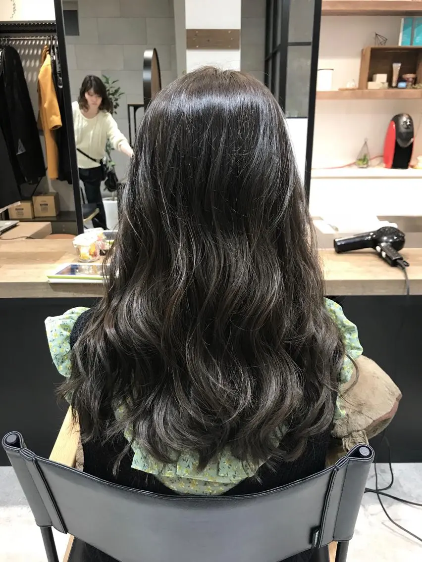 ロング カラー ヘアアレンジ ブリーチ グレージュ ハイライトカラー ブリーチなしカラー ハイライト カット ヘアカラー トリートメント 似合わせレイヤー/ 美髪縮毛矯正/ミナエのヘアスタイル
