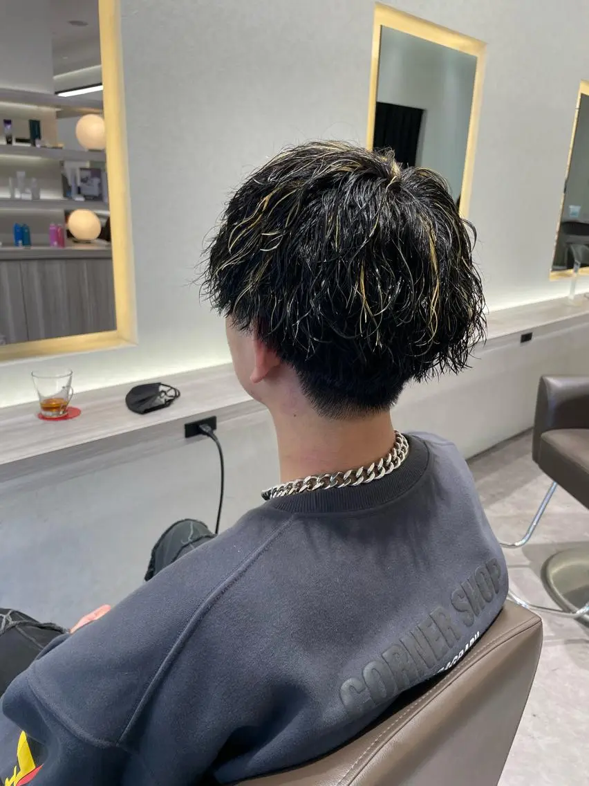 ショート カラー パーマ メンズ メンズブリーチ メンズハイライト メンズメッシュ メンズパーマ メンズツイストパーマ カット ヘアカラー パーマ メンズ特化/今池駅 徒歩1分/岡本一真のヘアスタイル