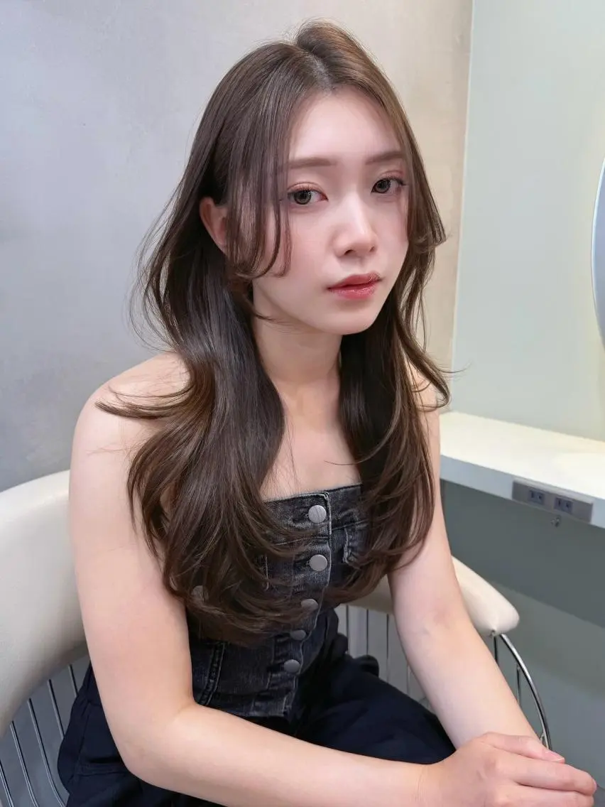 セミロング ハッシュカット 韓国風ヘア レイヤーカット 縮毛矯正 カット ヘアカラー トリートメント GLROW 大宮のヘアスタイル