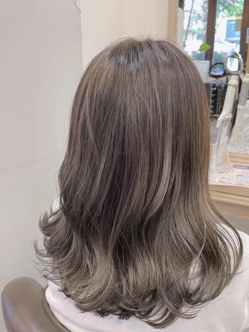 セミロング カラー アッシュ ハイライトカラー ハイライト カット ヘアカラー 尚平 40代からの 髪質改善専門のその他イメージ