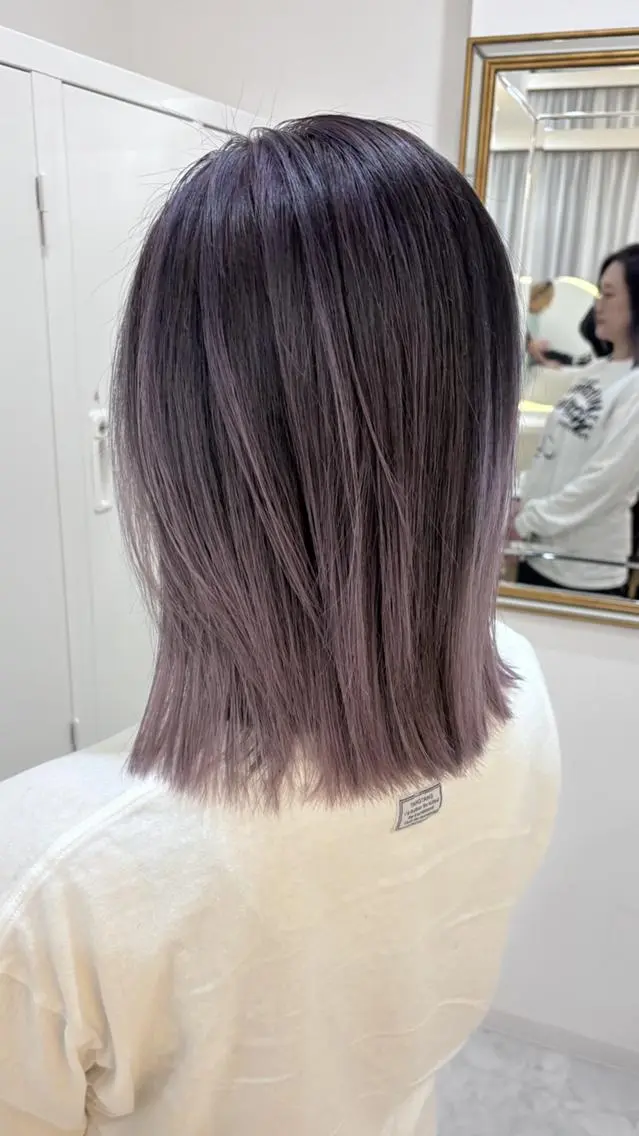 ミディアム カラー 二上 怜のヘアスタイル