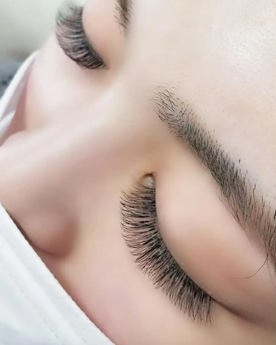 マツエク・マツパ ボリュームラッシュ LATTE eyelashのマツエク・マツパデザイン