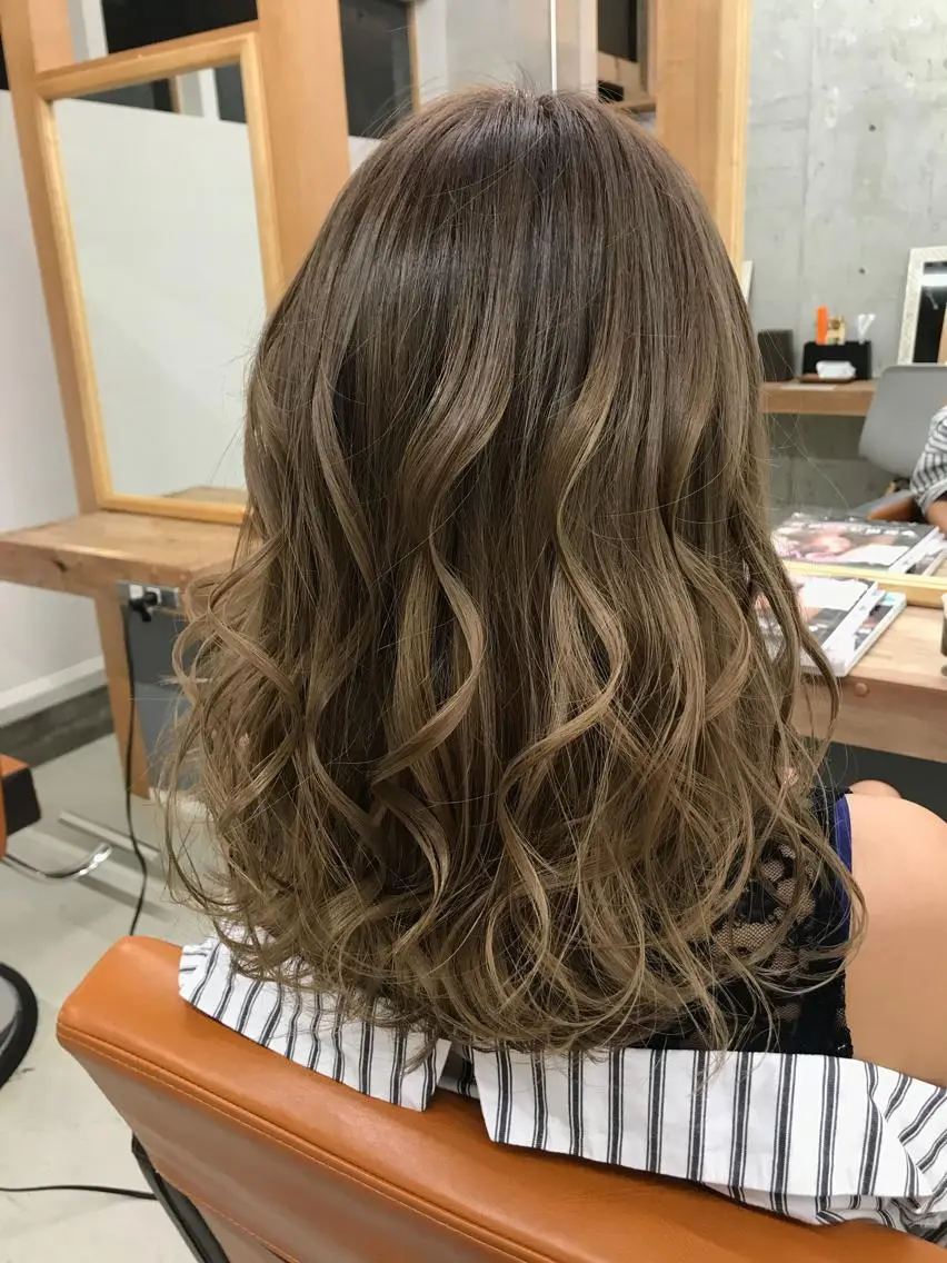 ミディアム 豊中駅3分eha レッスンモデルのヘアスタイル