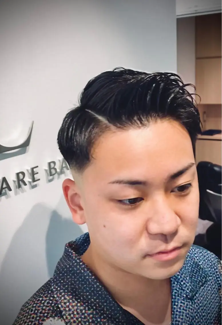 ショート パーマ メンズ フェードカット スキンフェード 💈神技メンズカット 大沢カズキ✂︎のヘアスタイル